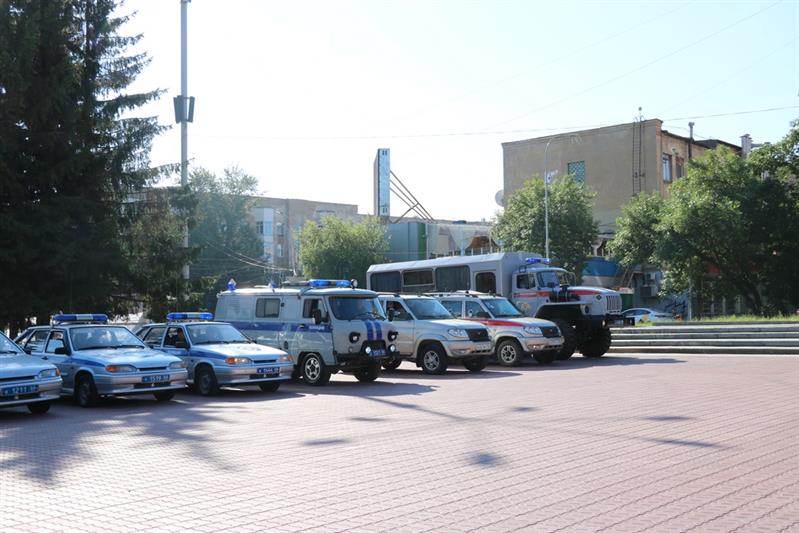 В Екатеринбурге состоялся гарнизонный развод нарядов Росгвардии, заступающих на боевую службу по охране общественного порядка