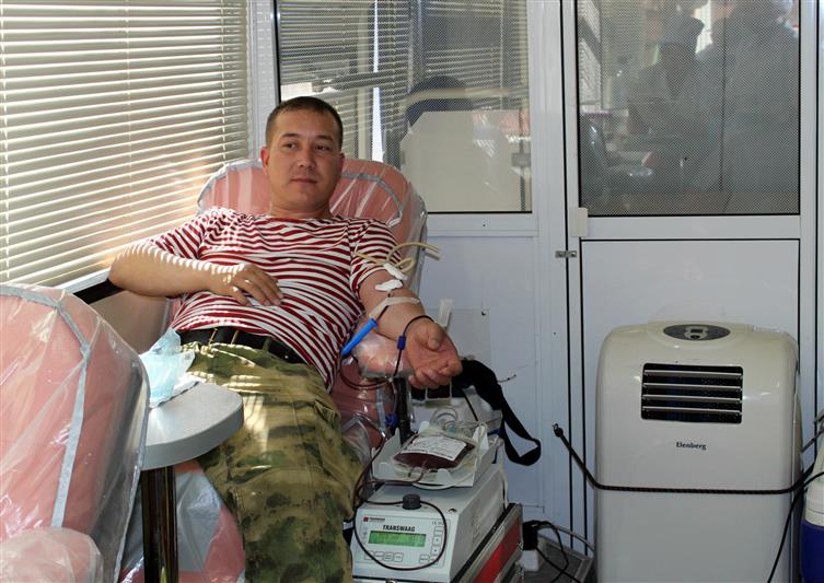 Военнослужащие и сотрудники Управления Росгвардии по Оренбургской области приняли участие в акции добровольной сдачи крови