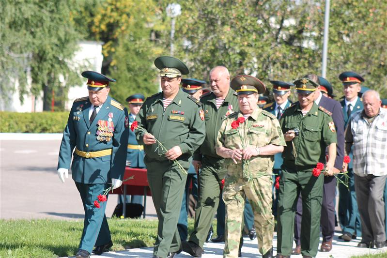 В Приволжском округе отметили 75-ю годовщину создания суворовских училищ