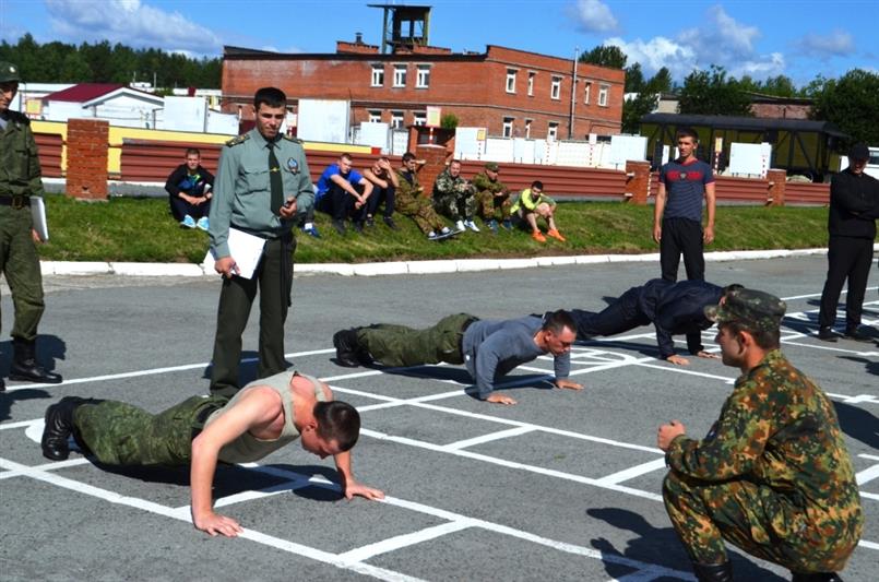 В День физкультурника военнослужащие и сотрудники Уральского округа Росгвардии присоединились к Всероссийской акции «Зарядись энергией с Росгвардией»