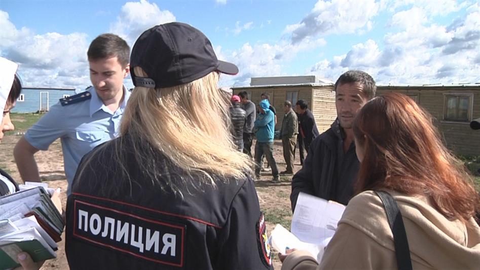 В Новгородской области при силовой поддержке ОМОН проведен рейд по выявлению нарушителей миграционного законодательства