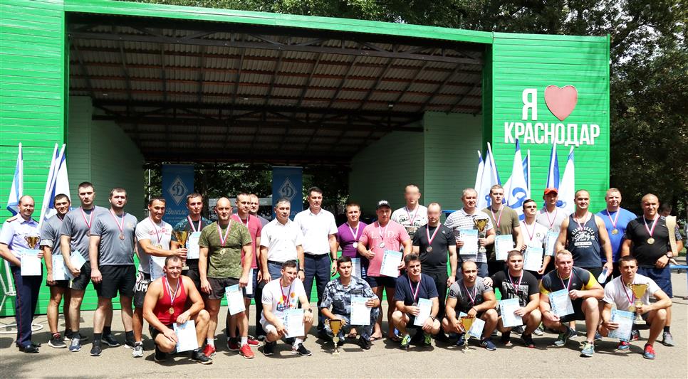 Сборная команда Главного управления Росгвардии по Краснодарскому краю стала призёром в межведомственных соревнованиях по гиревой эстафете