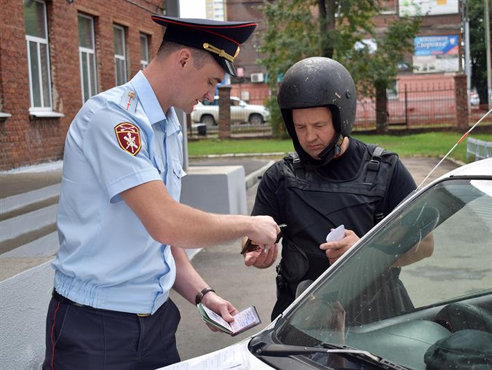 В Иркутской области росгвардейцы проверяют частные охранные организации, обеспечивающие безопасность образовательных учреждений региона (видео)