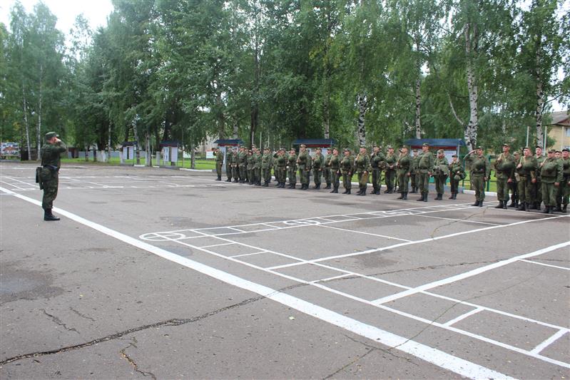 Военнослужащие и сотрудники Приволжского округа Росгвардии отметили День Государственного флага (фото, видео)