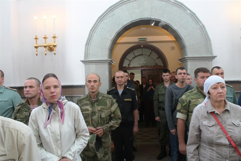 В храмах, церквях и приходах Уральского федерального округа проходят заупокойные богослужения по погибшим военнослужащим Росгвардии