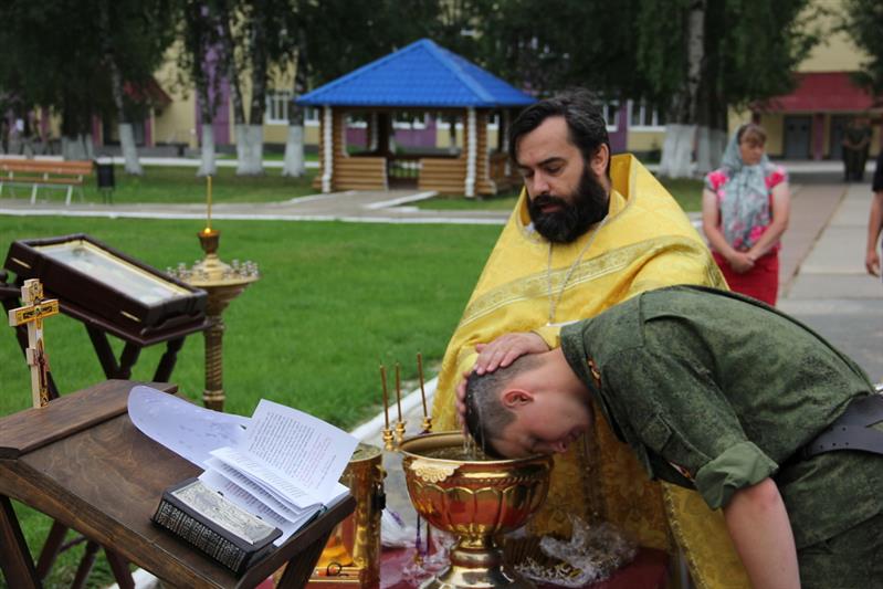 В Пермском военном институте Росгвардии прошел обряд крещения 