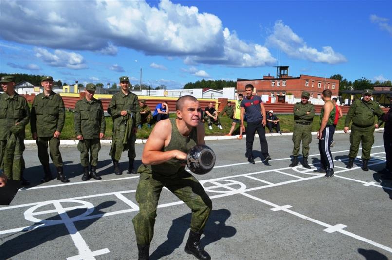 В День физкультурника военнослужащие и сотрудники Уральского округа Росгвардии присоединились к Всероссийской акции «Зарядись энергией с Росгвардией»