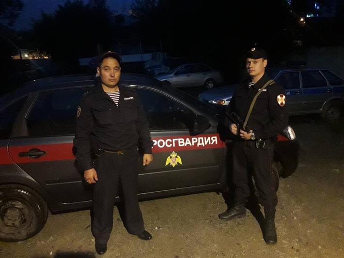 Наряд вневедомственной охраны разыскал двух потерявшихся детей в Челябинске