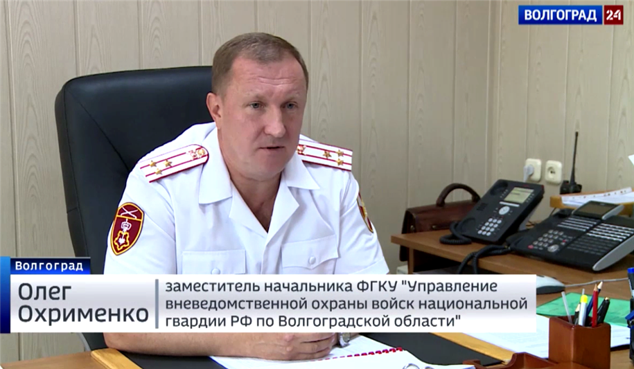 Журналисты телеканала «Волгоград 24» понаблюдали за ходом проверок уровня безопасности объектов образования, проводимых Росгвардией перед началом учебного года (фото, видео)