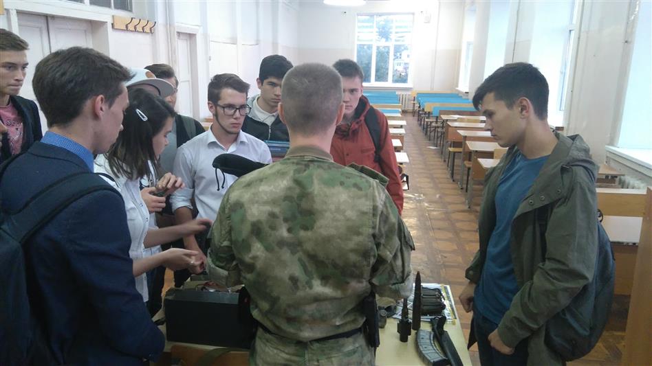 В Самаре сотрудник Росгвардии рассказал будущим педагогам о легендарном генерале Романове