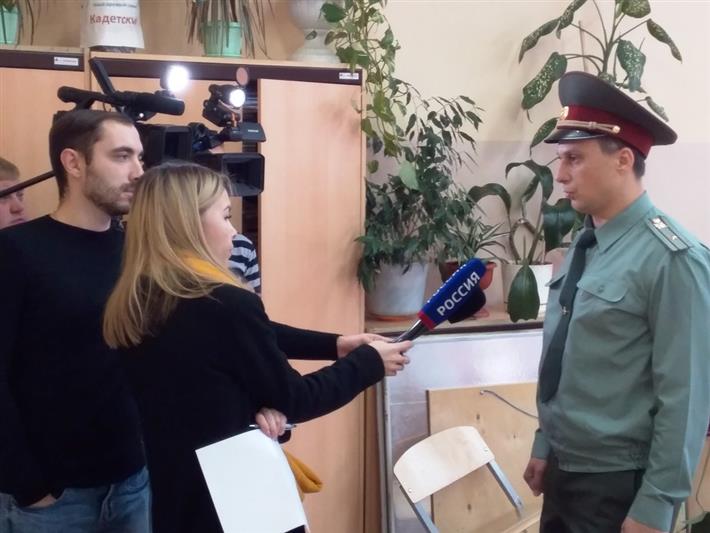 В Салехарде офицеры Росгвардии научили старшеклассников подшефной школы действиям в опасных ситуациях (видео)
