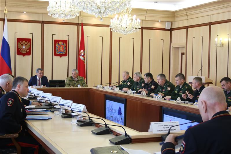 Заместитель директора Росгвардии генерал-полковник Олег Борукаев совершил рабочую поездку в Красноярск