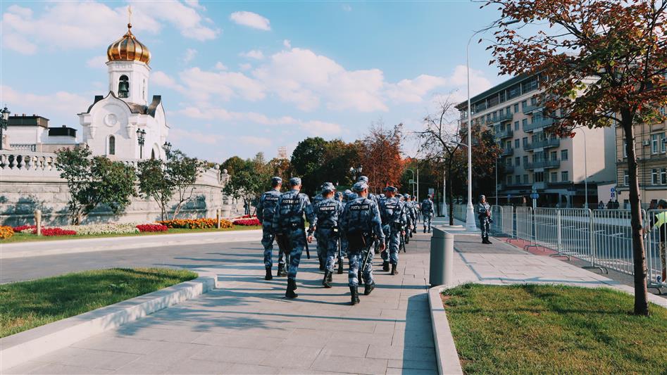 Столичные росгвардейцы обеспечили правопорядок во время пребывания в храме Христа Спасителя мощей Спиридона Тримифунтского