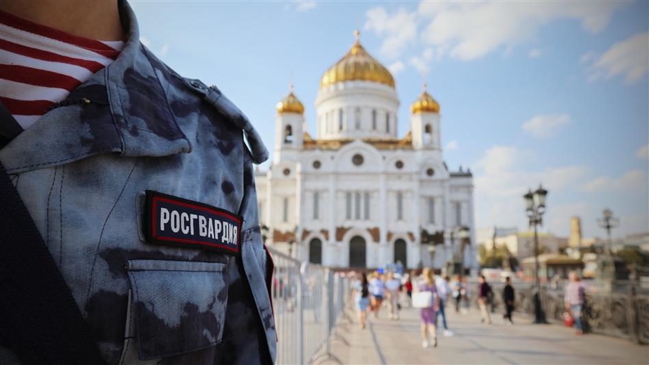 Столичные росгвардейцы обеспечили правопорядок во время пребывания в храме Христа Спасителя мощей Спиридона Тримифунтского 