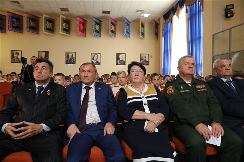 В Московском президентском кадетском училище Росгвардии состоялось торжественное мероприятие, посвящённое вручению стипендии им. Героя России генерал-полковника А.А. Романова