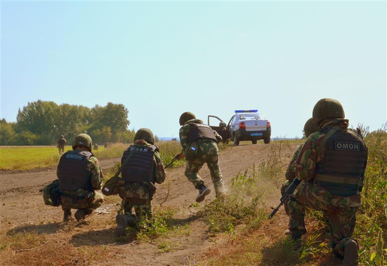 Сотрудники и военнослужащие Управления Росгвардии по Тамбовской области отработали совместные оперативные действия