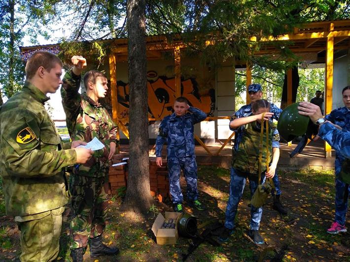 Благодаря сотрудникам Росгвардии представители вологодской молодежи смогли почувствовать себя спецназовцами