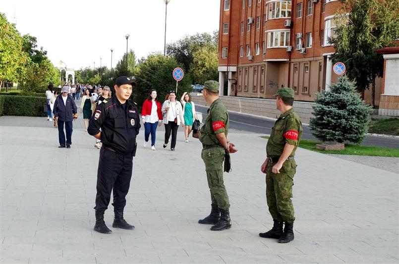 Военнослужащие и сотрудники Росгвардии во взаимодействии с полицией обеспечили правопорядок во время празднования 460-летия Астрахани