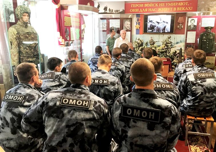Донские росгвардейцы провели комплекс мероприятий в честь 70-летия со дня рождения Героя России генерал-полковника Анатолия Романова (фото, видео)