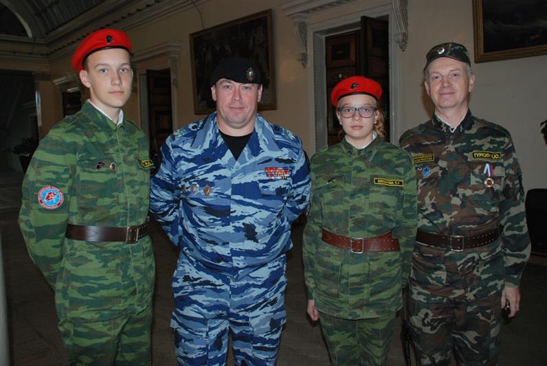 В Екатеринбурге росгвардейцы приняли участие в круглом столе, посвященном Герою России генерал-полковнику Анатолию Романову