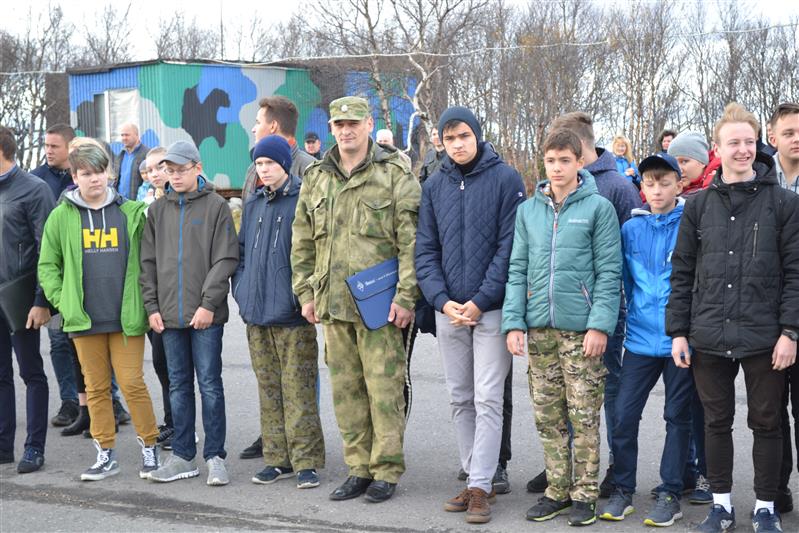Росгвардейцы провели для юных мурманчан турнир по пулевой стрельбе, посвященный 70-летию генерала Романова