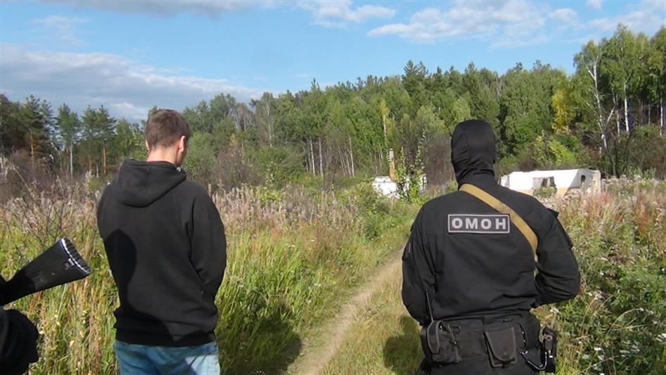 В Челябинской области сотрудники ОМОН, ФСБ и МВД изъяли полтора килограмма конопли и пресекли её незаконное культивирование