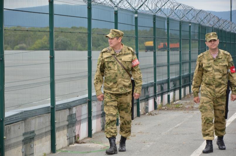 Росгвардия приняла участие в обеспечении правопорядка на Восточном экономическом форуме (фото)