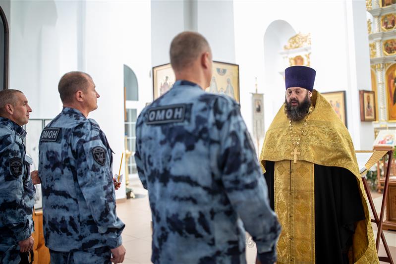 В Центральном округе прошли молебны о здравии генерал-полковника Анатолия Романова (фото, видео)