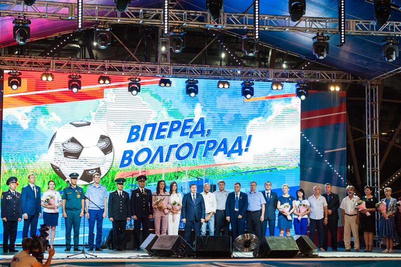 Губернатор Волгоградской области  наградил офицера Росгвардии за вклад в обеспечение правопорядка во время проведения чемпионата мира по футболу FIFA 2018