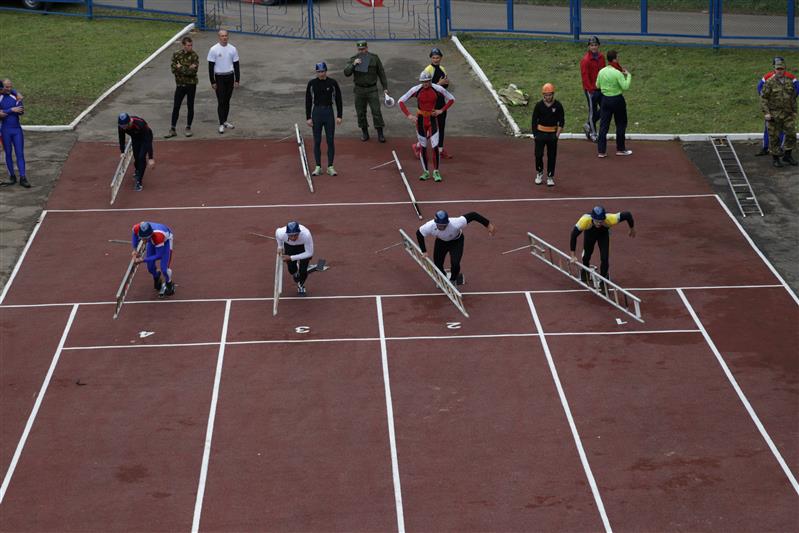 В Калуге стартовал первый чемпионат Росгвардии по пожарно-спасательному спорту (фото, видео)