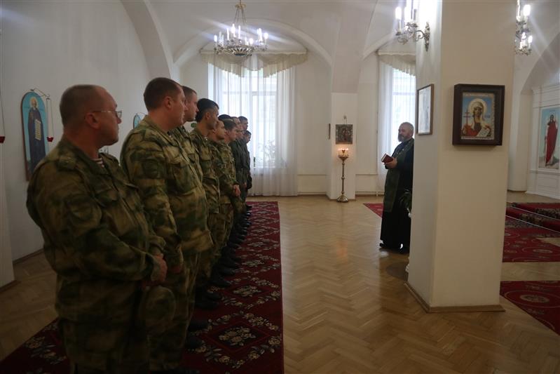 В Северо-Западном округе Росгвардии прошли молебны о здравии Героя России Анатолия Романова
