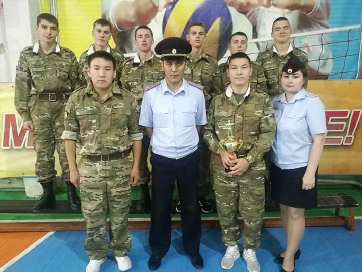 Якутские росгвардейцы приняли участие в организации и проведении стрелковых соревнований среди курсантов школы по подготовке младшего командного звена в Мирном 