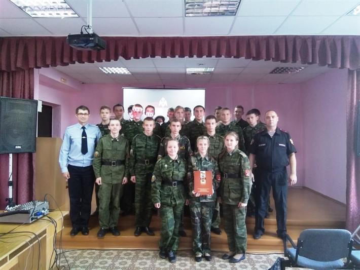 Офицеры Росгвардии рассказали шадринским кадетам о Герое России Анатолии Романове