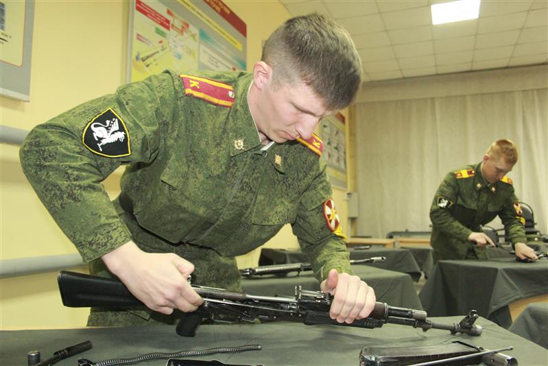 В Саратовском институте Росгвардии состоялся конкурс военно-профессионального мастерства, посвящённый 70-летию генерал-полковника Анатолия Романова