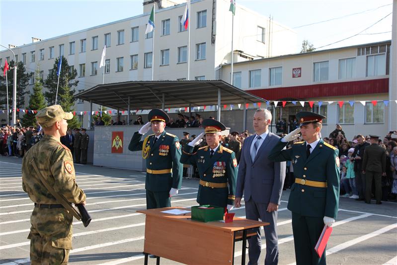 Курсанты первого курса Новосибирского военного института имени генерала армии И.К. Яковлева приняли военную присягу