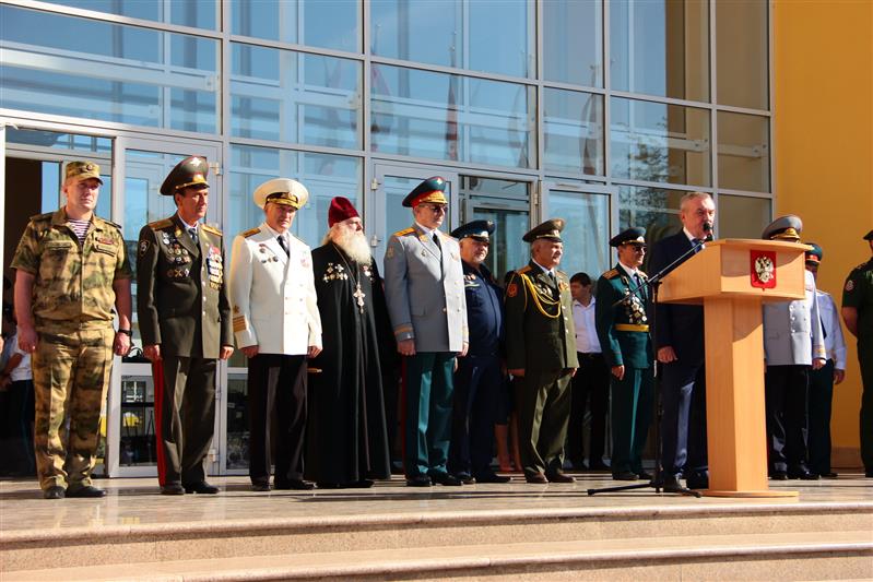 В Краснодаре начальник регионального управления Росгвардии принял участие в церемонии посвящения в кадеты воспитанников