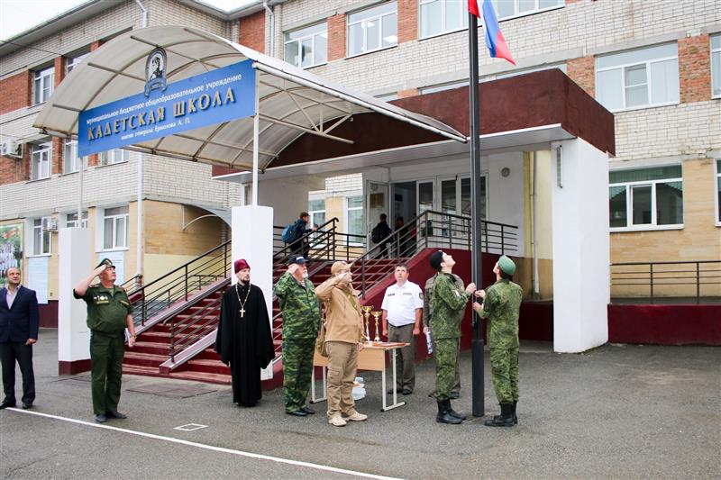 В кадетской школе им. генерала А.П. Ермолова состоялось торжественное построение в ознаменование предстоящего юбилея Героя России Анатолия Романова (фото, видео)