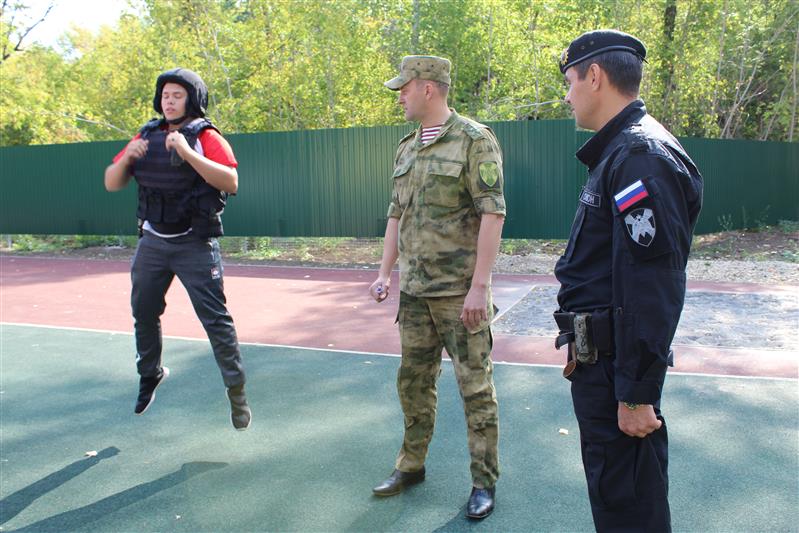 В учебных заведениях Приволжского округа проходят мероприятия, посвященные 70-летию генерал-полковника Анатолия Романова