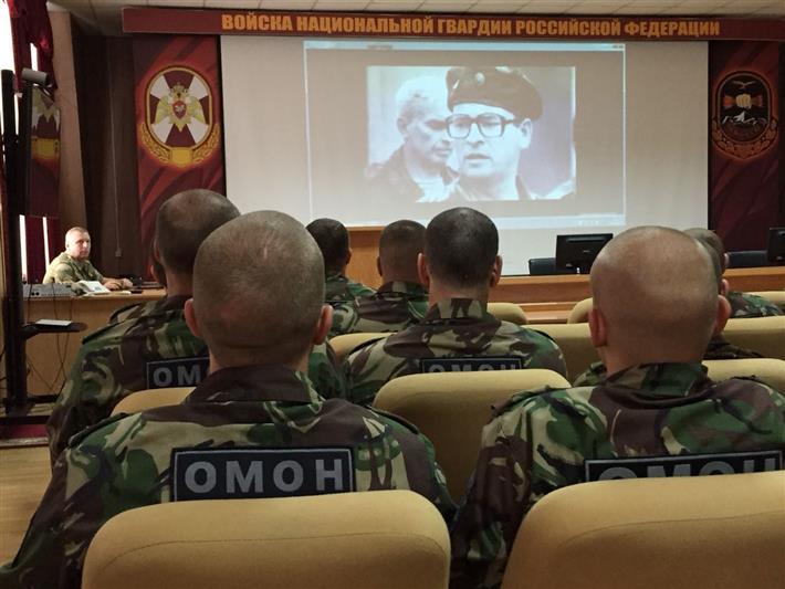 В Объединенной группировке войск в Чеченской Республике прошли мероприятия, посвященные 70-летию генерал-полковника Анатолия Романова