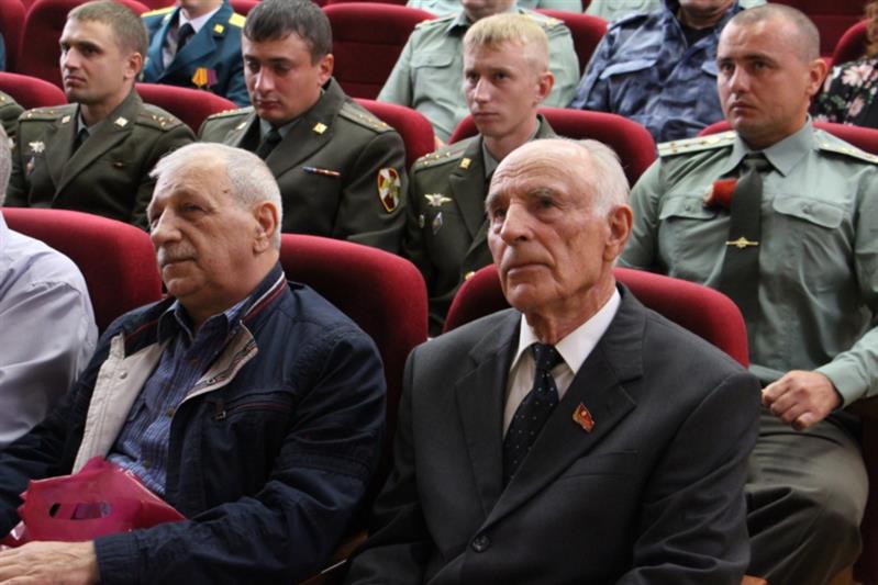 В Северо-Кавказском округе Росгвардии прошло торжественное мероприятие, посвященное 100-летию со дня образования подразделений по работе с личным составом (видео)