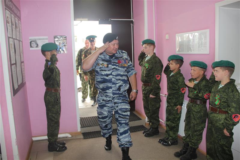 В учебных заведениях Приволжского округа проходят мероприятия, посвященные 70-летию генерал-полковника Анатолия Романова