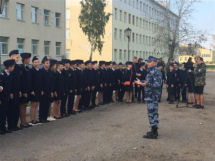 В Иванове сотрудники ОМОН  Росгвардии провели для детей день открытых дверей