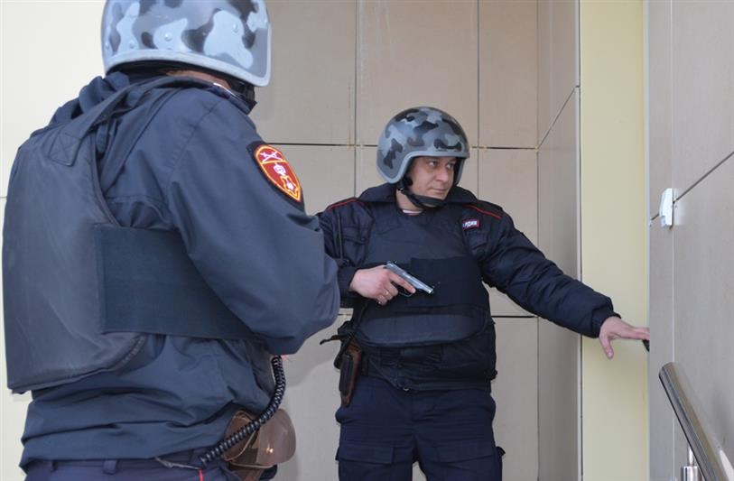 В Югре росгвардейцы задержали подозреваемых в краже, разбое и хранении запрещенных веществ