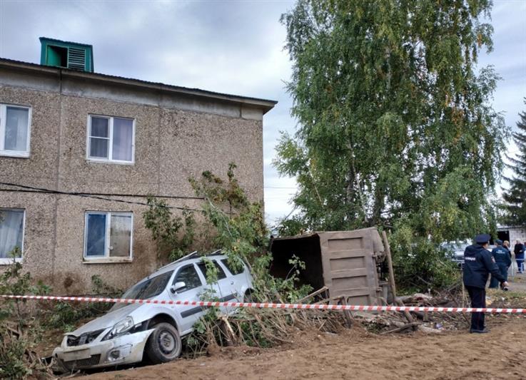 В Башкирии сотрудники Росгвардии оказали помощь пострадавшим в крупном ДТП