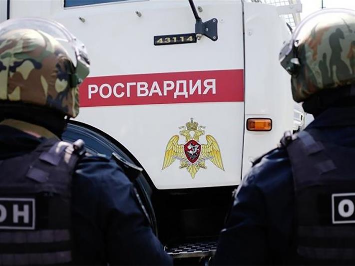Сотрудники красноярского ОМОН на транспорте и полиции задержали подозреваемых в организации занятия проституцией 