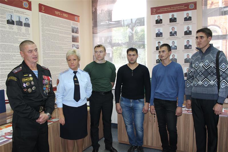 Накануне 70-летия Героя России генерал-полковника Анатолия Романова в Новосибирске состоялись уроки мужества