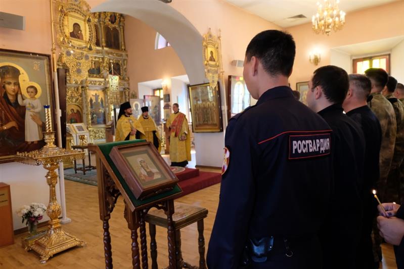 В Якутске прошел молебен о здравии генерал-полковника Анатолия Романова