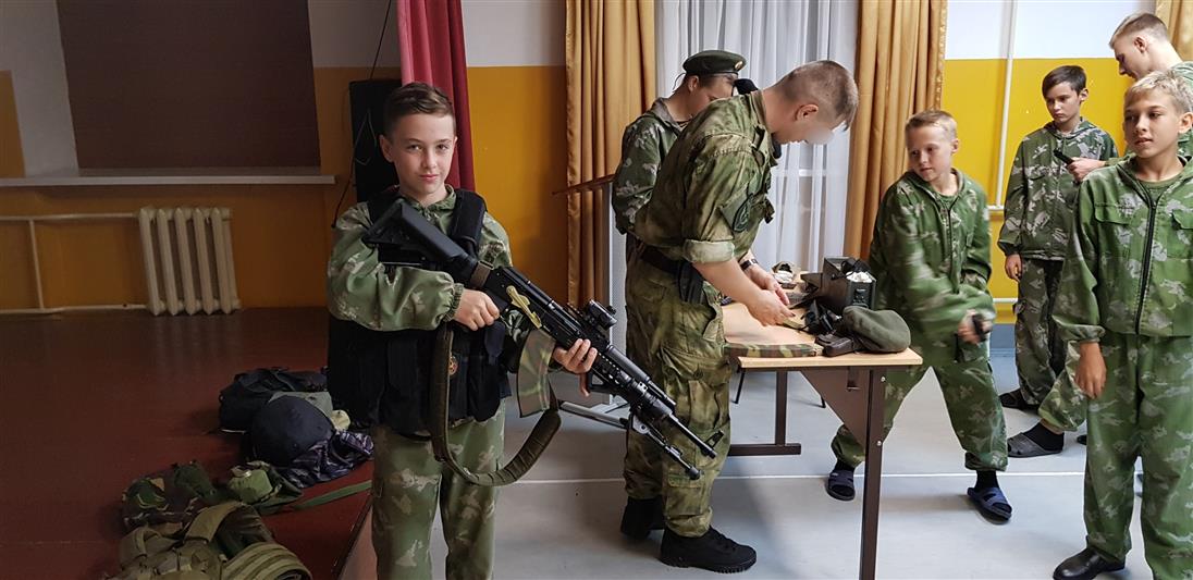 В учебных заведениях Приволжского округа проходят мероприятия, посвященные 70-летию генерал-полковника Анатолия Романова