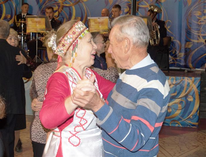В Чувашии росгвардейцы провели акцию «Вальс нашей молодости»