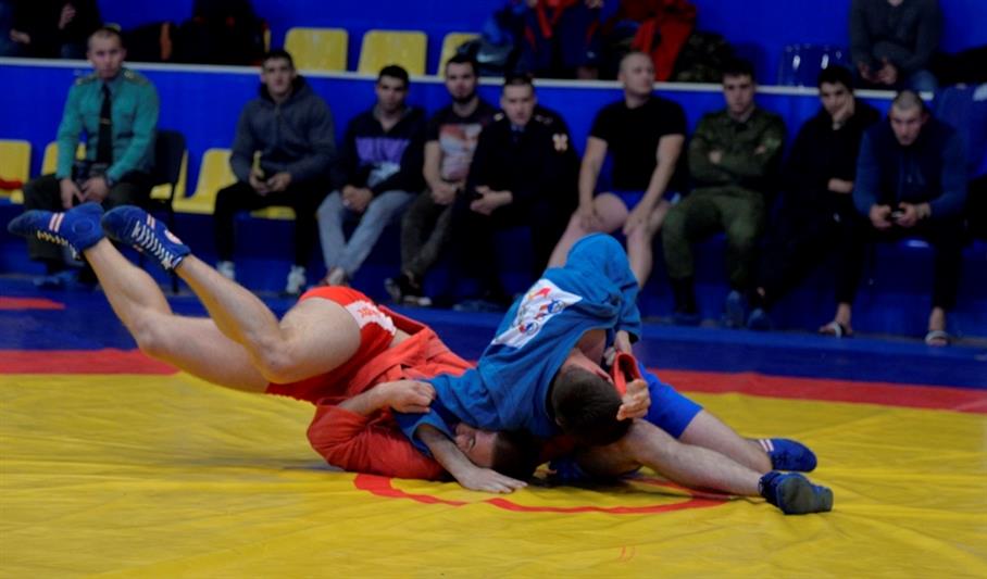 В Екатеринбурге состоялся чемпионат Уральского округа Росгвардии по самбо, посвященный 70-летию Героя России генерал-полковника Анатолия Романова